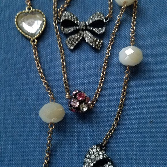 🎀🕰️Betsey Johnson 3-Strand Charm Necklace Clock & Bows - EPC🕰️🎀 - Picture 8 of 11